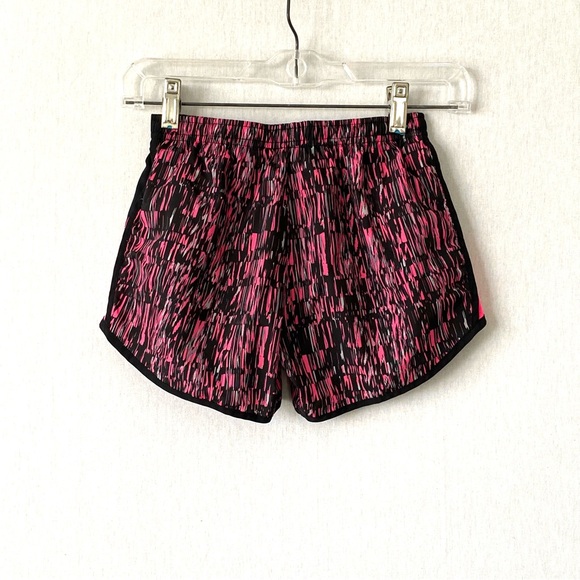 Nike Dri-Fit Shorts Youth Medium - Picture 2 of 4